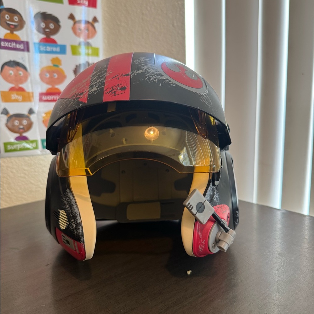 Disney parks Star Wars Helmet w/sound